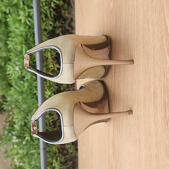 SALVATORE FERRAGAMO suede peep toe heels Size 6 - Picture 4 of 13